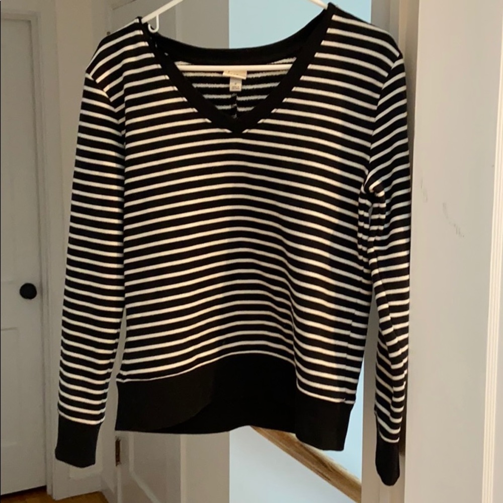 Simple stripped long sleeve shirt